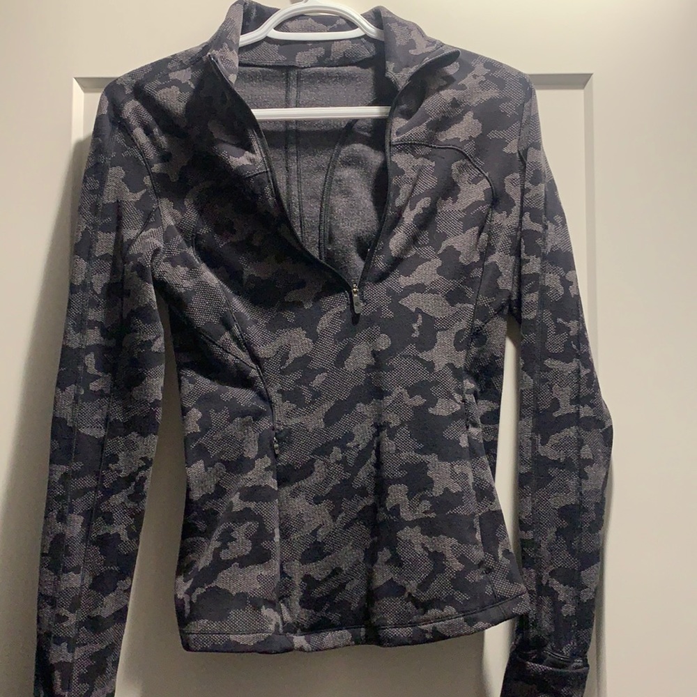 Lululemon Run Briskly 1/2 Zip - Size 6 - Picture 2 of 5